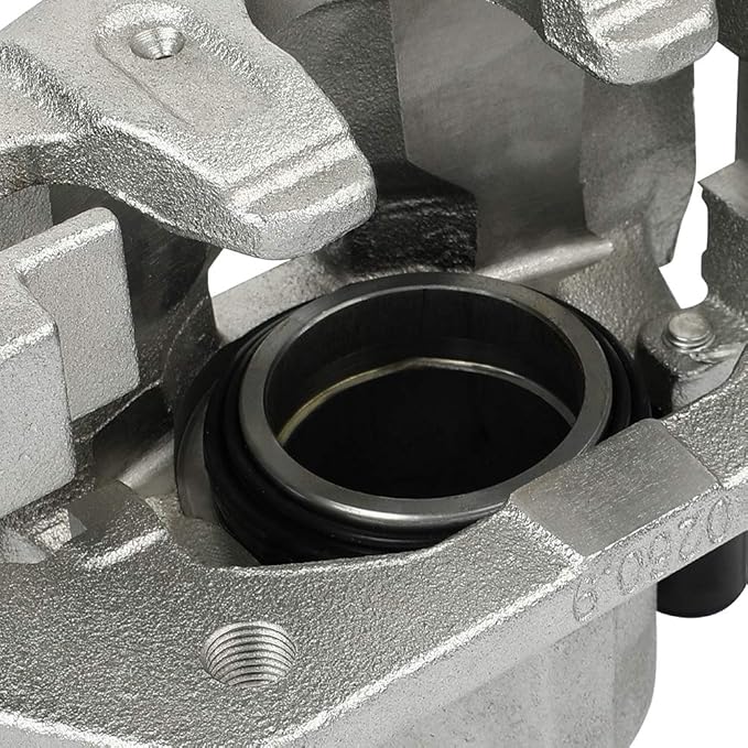 cciyu Front Right Brake Caliper Assembly w/Bracket 18B4779 2001 2002 2003 2004 2005 2006 2007 For Ford For Escape,2001 2002 2003 2004 2005 2006 For Mazda For Tribute,2005 2006 For Mercury For Mariner