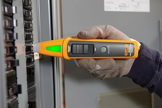 Fluke BK120 Breaker Finder Bundle with 107 Digital Multimeter and Socket Tester (Pack of 1)