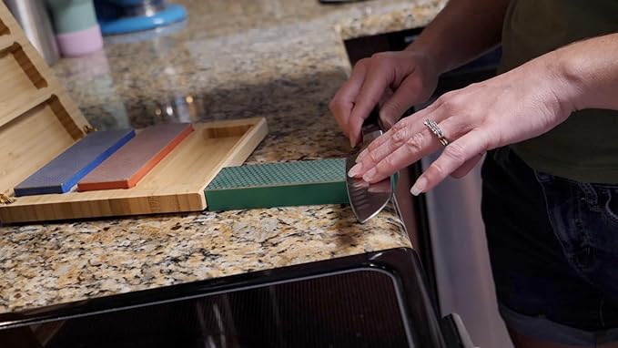DMT W6EFC Deluxe Diamond Whetstone Knife Sharpening Kit with Wood Box, Set of 3 Sharpening Stones, 6" x 2"