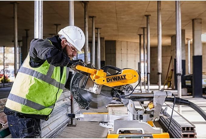 DEWALT Double Bevel Sliding Miter Saw, 12-inch, Compound (DWS780)