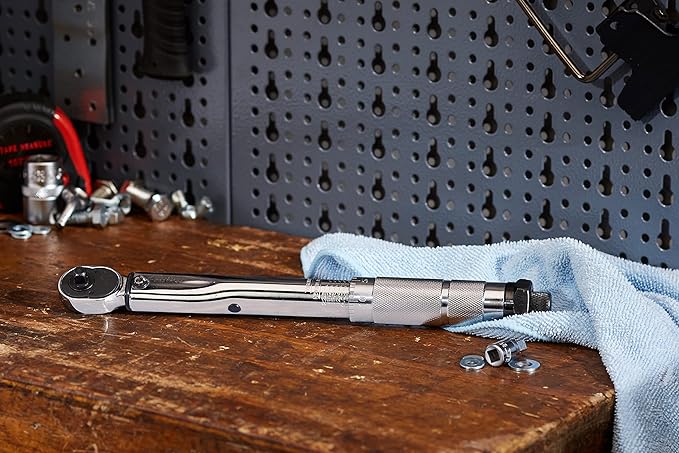 AmazonBasics 1/4-Inch Drive Click Torque Wrench - 35-200 in.-lb, 3.95-22.5 Nm