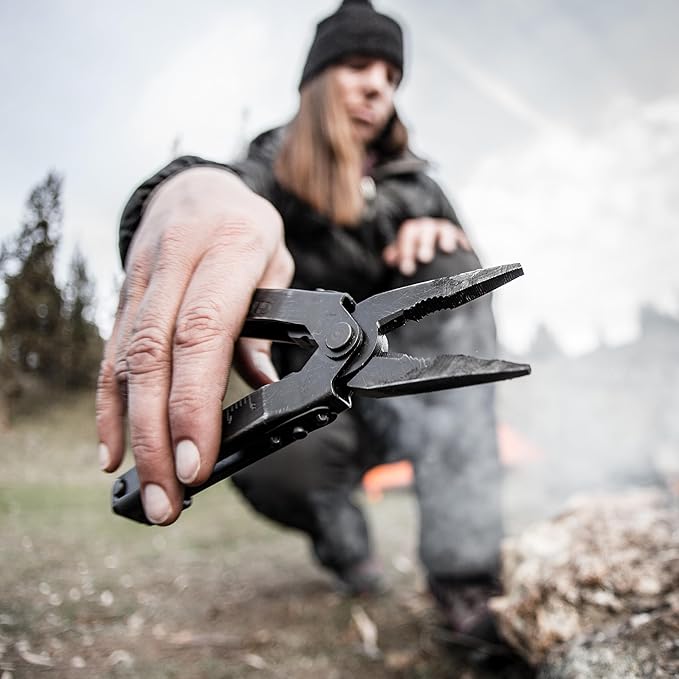 Gerber Gear Multi-Plier 600 - 14-in-1 Multitool with Sheath, Needlenose Pliers, Screwdriver, Serrated Knife, Wire Crimper, Bottle Opener, Can Opener & More - Made in USA - Black with Sheath